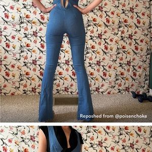 Reposhing. Stitching coming slightly apart at seam & around zipper